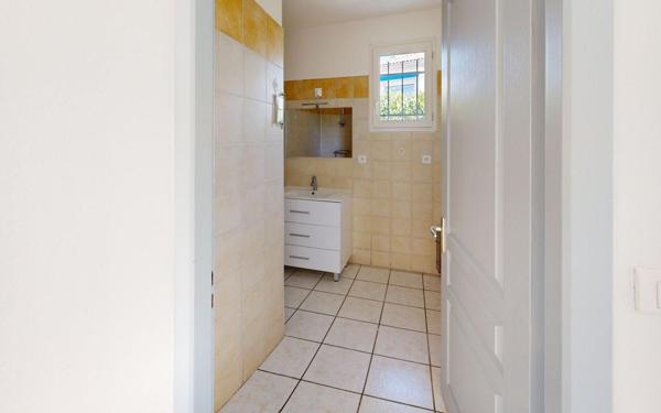 Maison à louer    4 pièces •  Ruoms