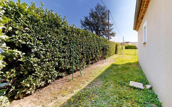 Maison à louer    4 pièces •  Ruoms