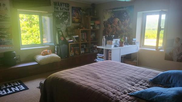 Jolie maison avec beaucoup de charme, grande piscine et beau terrain