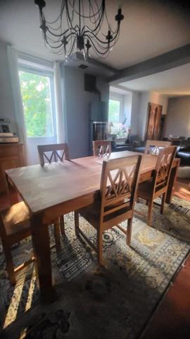 Jolie maison avec beaucoup de charme, grande piscine et beau terrain