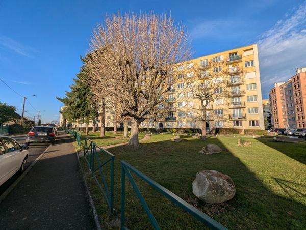 Lumineux, spacieux, sans vis-à-vis : votre futur appartement T5 à Dreux