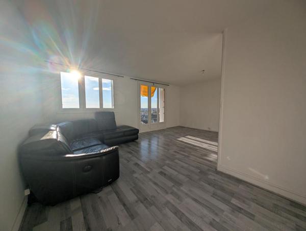 Lumineux, spacieux, sans vis-à-vis : votre futur appartement T5 à Dreux