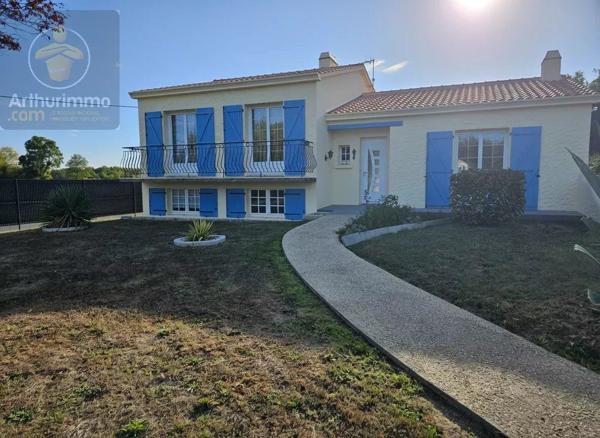 Vente                                                      Maison
                        
                     6 pièces                      108 m2                     à Sallertaine