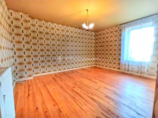 Vente                                                      Maison
                        
                     5 pièces                      148 m2                     à Castres