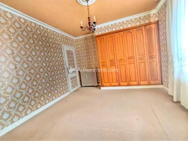 Vente                                                      Maison
                        
                     5 pièces                      148 m2                     à Castres