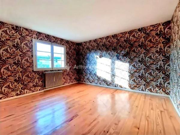Vente                                                      Maison
                        
                     5 pièces                      148 m2                     à Castres