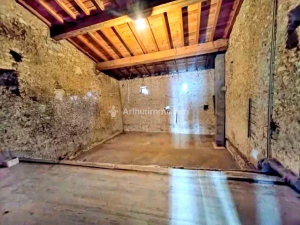 Vente                                                      Maison
                        
                     5 pièces                      148 m2                     à Castres
