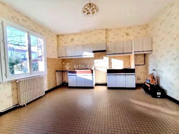 Vente                                                      Maison
                        
                     5 pièces                      148 m2                     à Castres