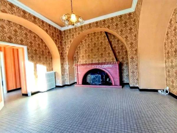 Vente                                                      Maison
                        
                     5 pièces                      148 m2                     à Castres