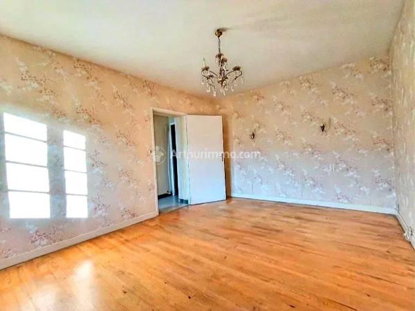 Vente                                                      Maison
                        
                     5 pièces                      148 m2                     à Castres