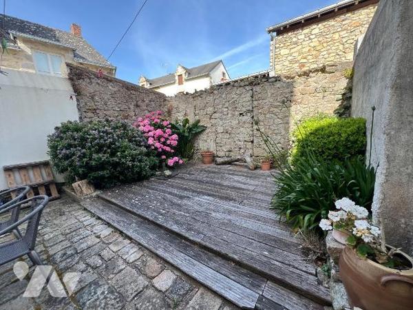 A VENDRE - BATZ SUR MER - PLEIN CENTRE - TOUT A PIED
Emplacement idéal, au coeur du bourg , au...