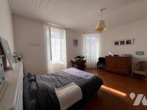 A VENDRE - BATZ SUR MER - PLEIN CENTRE - TOUT A PIED
Emplacement idéal, au coeur du bourg , au...