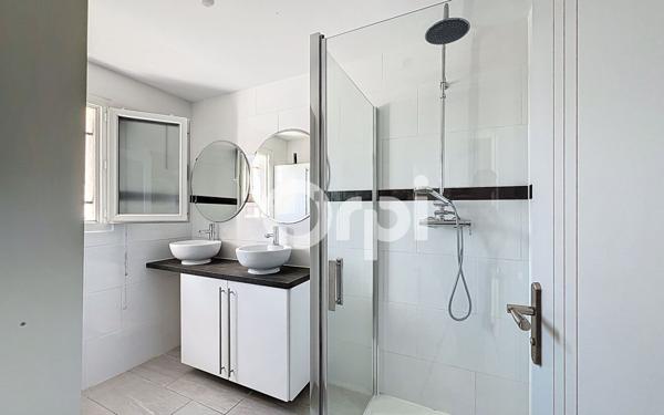 Maison à vendre    6 pièces • 162,75 m2 Roquebrune-sur-Argens