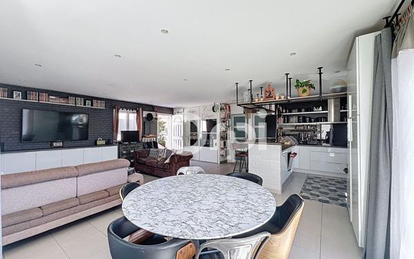 Maison à vendre    6 pièces • 162,75 m2 Roquebrune-sur-Argens