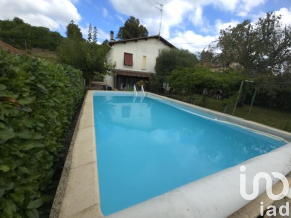 Maison traditionnelle 4 pièces de 137 m² à Mouleydier (24520)