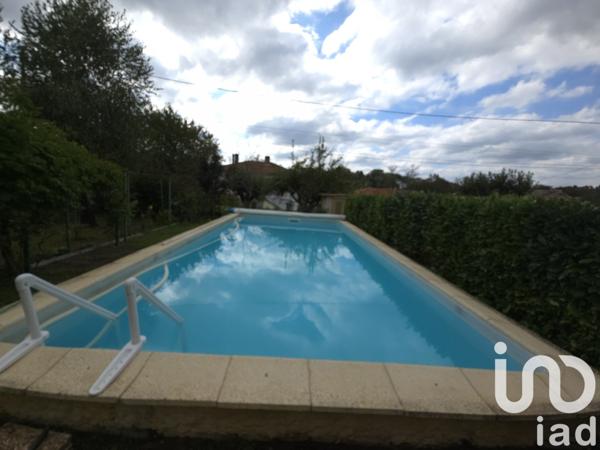 Maison traditionnelle 4 pièces de 137 m² à Mouleydier (24520)