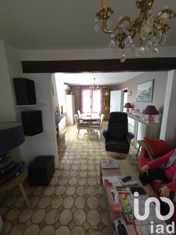 Maison traditionnelle 4 pièces de 137 m² à Mouleydier (24520)