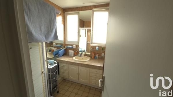 Maison traditionnelle 4 pièces de 137 m² à Mouleydier (24520)