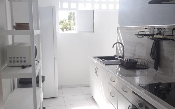 Appartement à louer    3 pièces •  Les Abymes