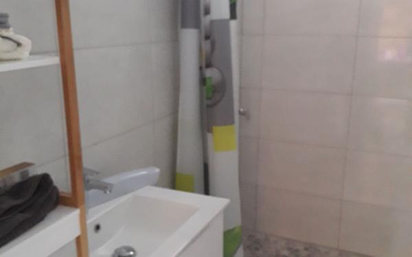 Appartement à louer    3 pièces •  Les Abymes