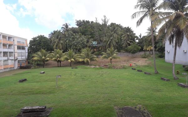 Appartement à louer    3 pièces •  Les Abymes