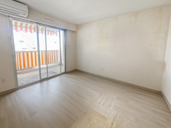 Grand 3/4 P PROCHE CROISETTE à rénover!