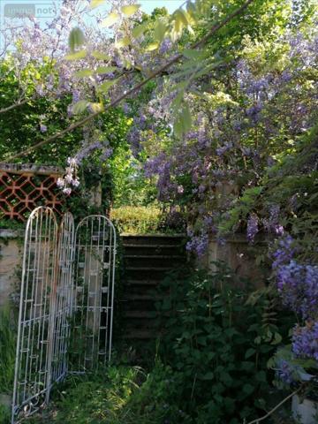 Maison de maître à vendre à Descartes dans l'Indre-et-Loire (37160), ref : 082/327
