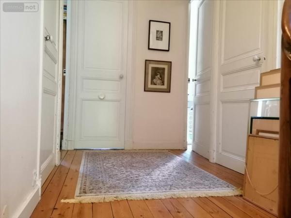 Maison de maître à vendre à Descartes dans l'Indre-et-Loire (37160), ref : 082/327