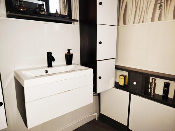 Appartement à SAINT-MARTIN-D'HERES, 38400 - 4 pièces 105m²