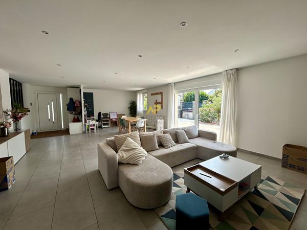 MAISON MEUBLEE CHAMPS GUILLAUME Loyer 2 400 €/mois **  - Référence  2107