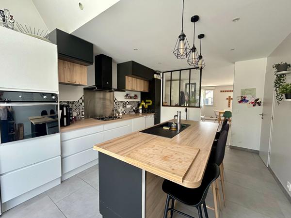 MAISON MEUBLEE CHAMPS GUILLAUME Loyer 2 400 €/mois **  - Référence  2107