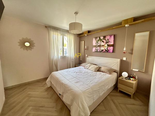 MAISON MEUBLEE CHAMPS GUILLAUME Loyer 2 400 €/mois **  - Référence  2107