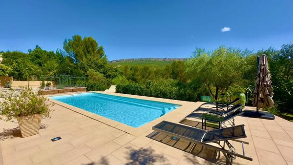 Maison à vendre 6 pièces CHATEAUNEUF LE ROUGE (13)