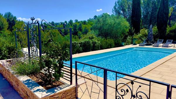 Maison à vendre 6 pièces CHATEAUNEUF LE ROUGE (13)