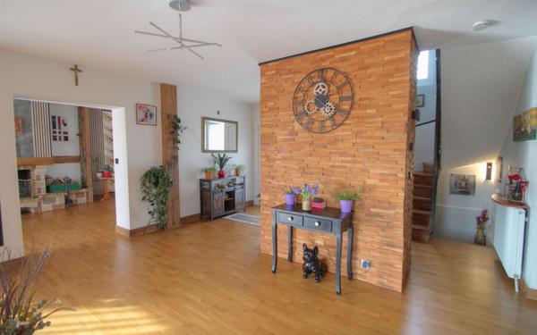 Maison à vendre    6 pièces • 160 m2 Saint-Jean-de-la-Ruelle