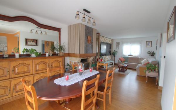 Maison à vendre    6 pièces • 160 m2 Saint-Jean-de-la-Ruelle