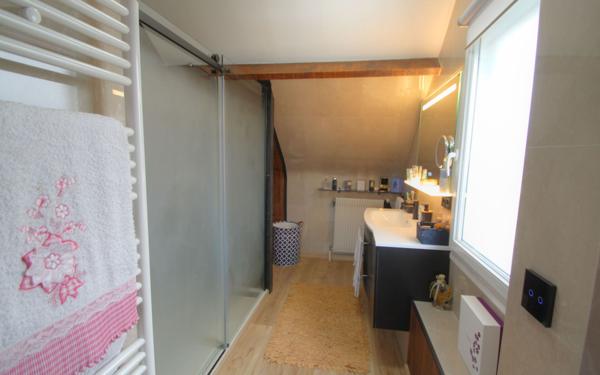 Maison à vendre    6 pièces • 160 m2 Saint-Jean-de-la-Ruelle