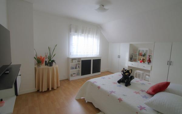 Maison à vendre    6 pièces • 160 m2 Saint-Jean-de-la-Ruelle