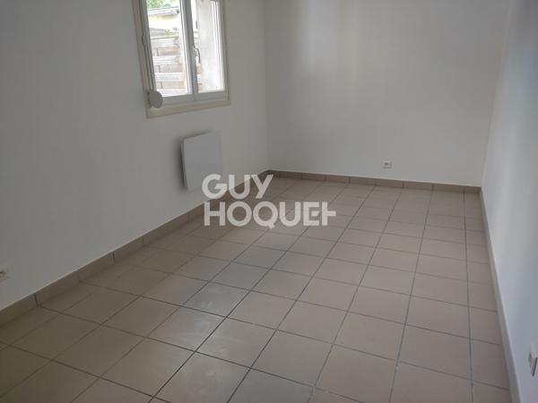 Maison à louer - 3 pièces à Estrees Mons