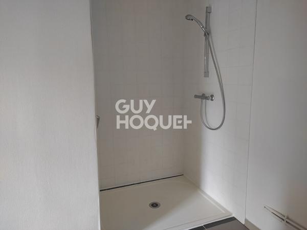 Maison à louer - 3 pièces à Estrees Mons