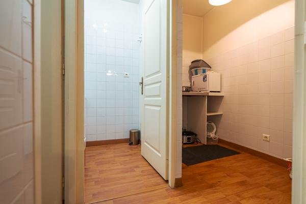 CARCASSONNE – BASTIDE SAINT-LOUIS Workshop de 98m² avec boutique et appartement T2 bis