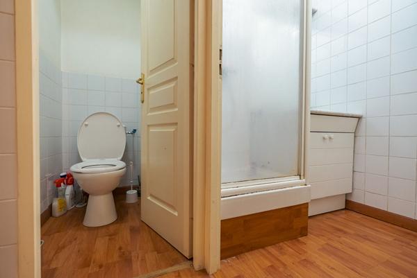 CARCASSONNE – BASTIDE SAINT-LOUIS Workshop de 98m² avec boutique et appartement T2 bis