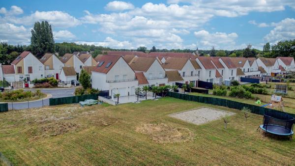 Terrain Villeneuve Saint Denis 1137 m2