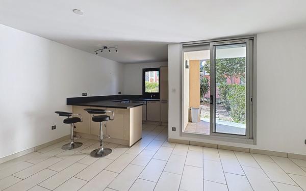 Appartement à vendre    1 pièce • 31,87 m2 Fréjus