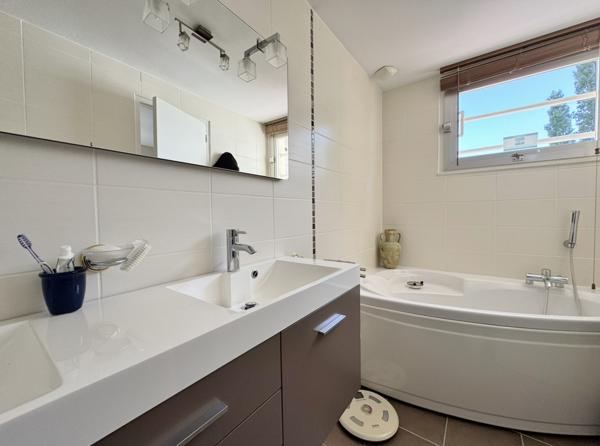 Maison  7 pièce(s)  4 chambre(s)  169.02 m²