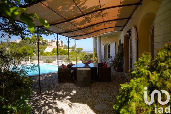 Maison à vendre 7 pièces 159 m² Villeneuve-lès-Avignon