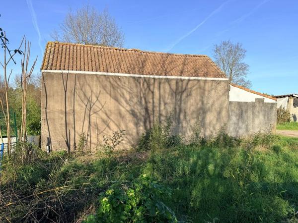 ST YZAN MAISON 70 M² A RESTAURER Saint-Yzan-de-Soudiac (33920)