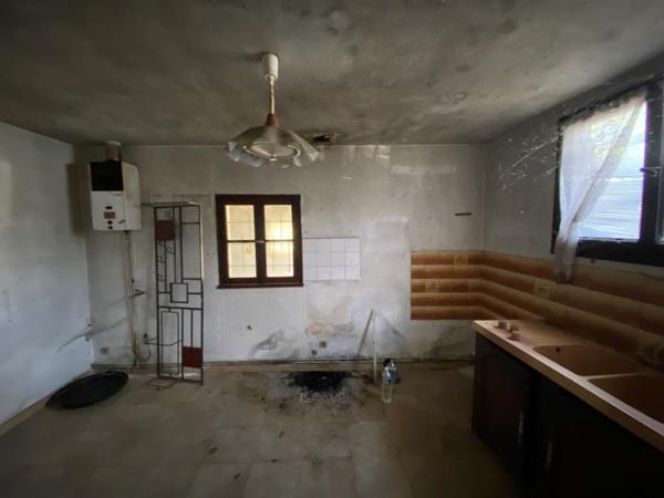 ST YZAN MAISON 70 M² A RESTAURER Saint-Yzan-de-Soudiac (33920)
