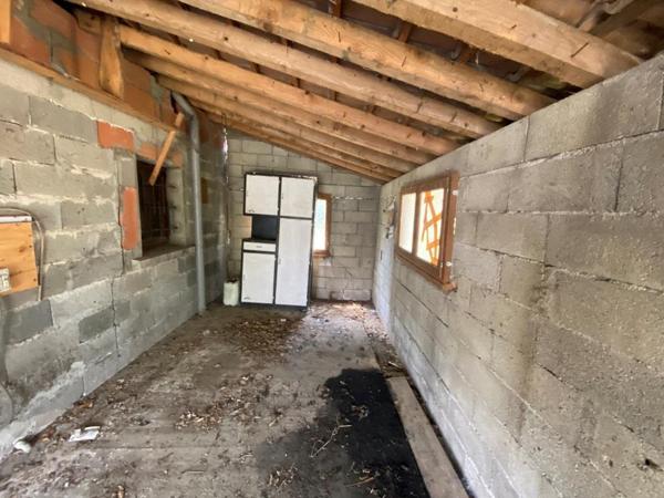 ST YZAN MAISON 70 M² A RESTAURER Saint-Yzan-de-Soudiac (33920)
