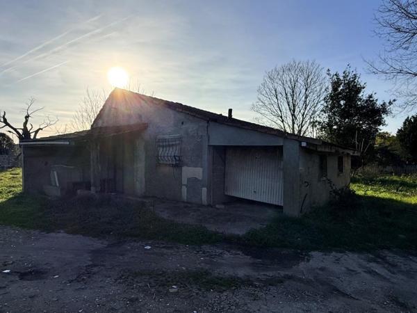 ST YZAN MAISON 70 M² A RESTAURER Saint-Yzan-de-Soudiac (33920)